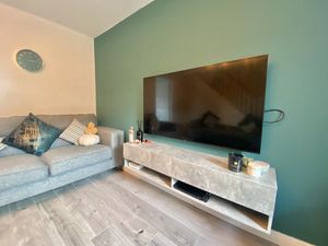Lounge- click for photo gallery